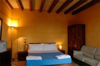La Casa Sulla Collina D'oro Couette-café 3*