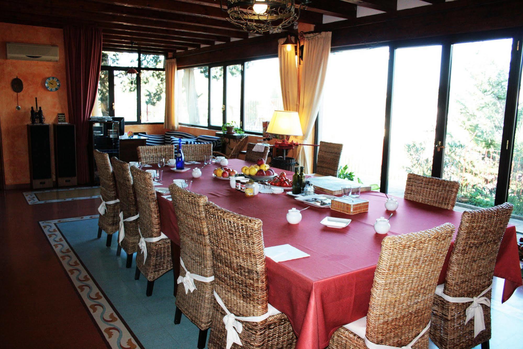 La Casa Sulla Collina D'oro 3*